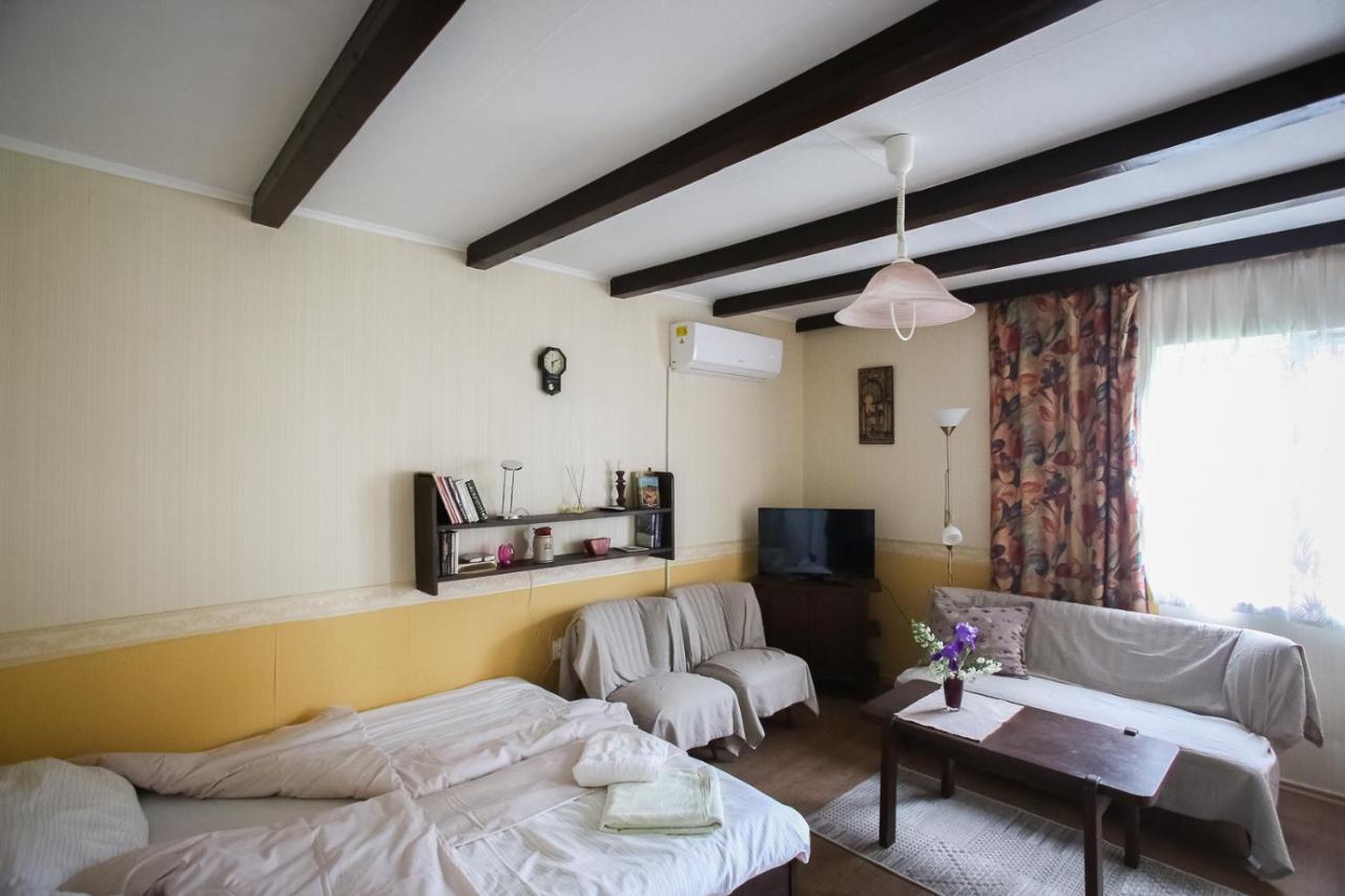Hellenyi Apartmanok ハルカーニャ エクステリア 写真