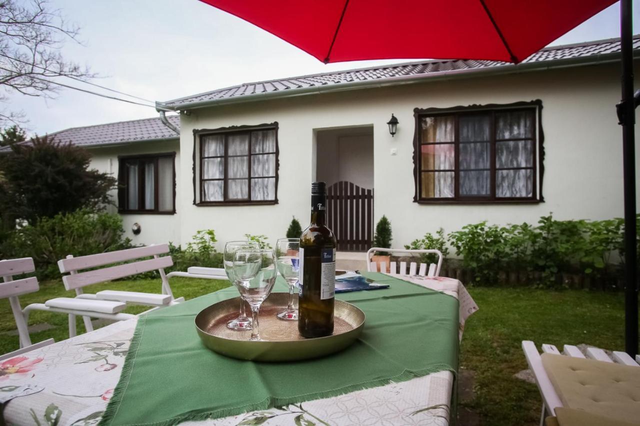 Hellenyi Apartmanok ハルカーニャ エクステリア 写真