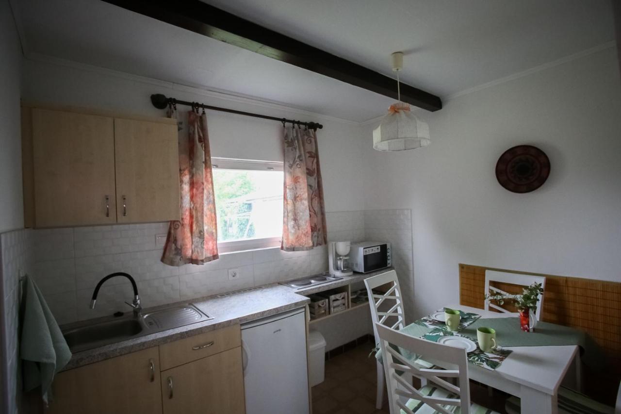 Hellenyi Apartmanok ハルカーニャ エクステリア 写真