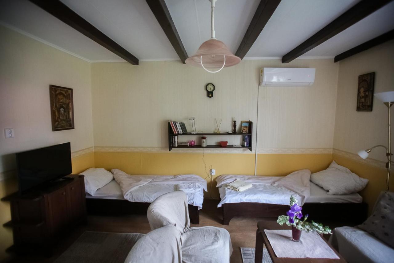 Hellenyi Apartmanok ハルカーニャ エクステリア 写真