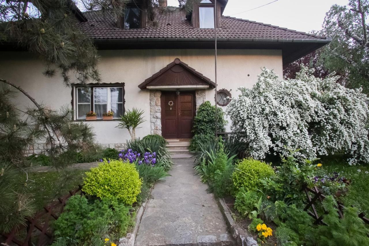 Hellenyi Apartmanok ハルカーニャ エクステリア 写真